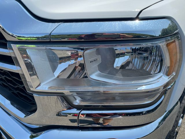 Vehicle image 15 of 29