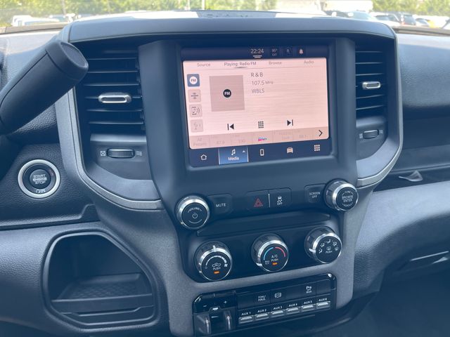 Vehicle image 17 of 29