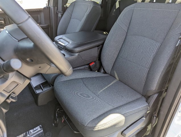 Vehicle image 15 of 19