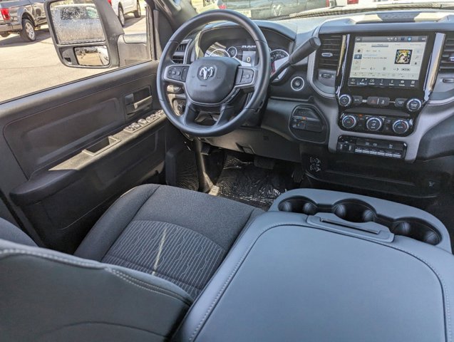 Vehicle image 10 of 19