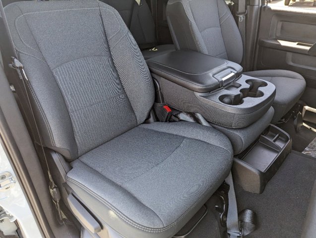 Vehicle image 7 of 19