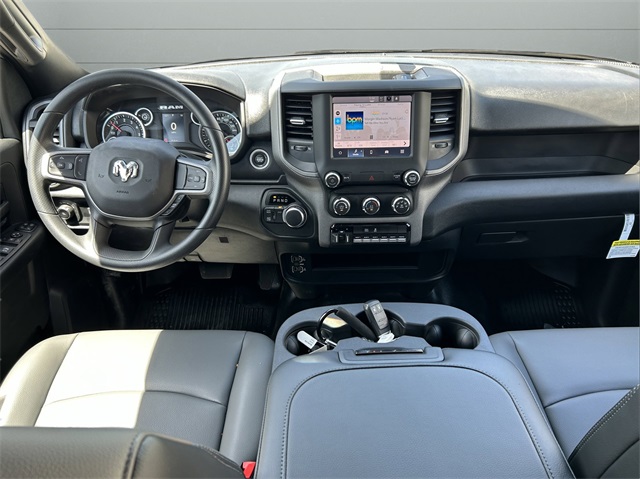 Vehicle image 15 of 31