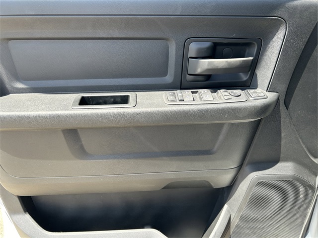 Vehicle image 23 of 31