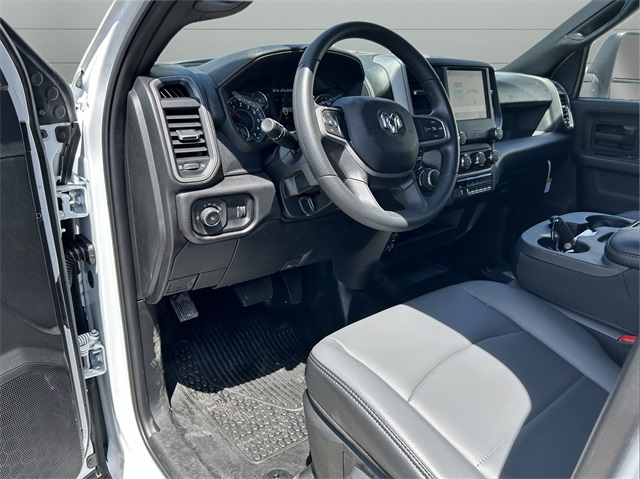 Vehicle image 16 of 31