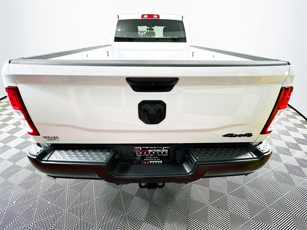 Vehicle image 6 of 32
