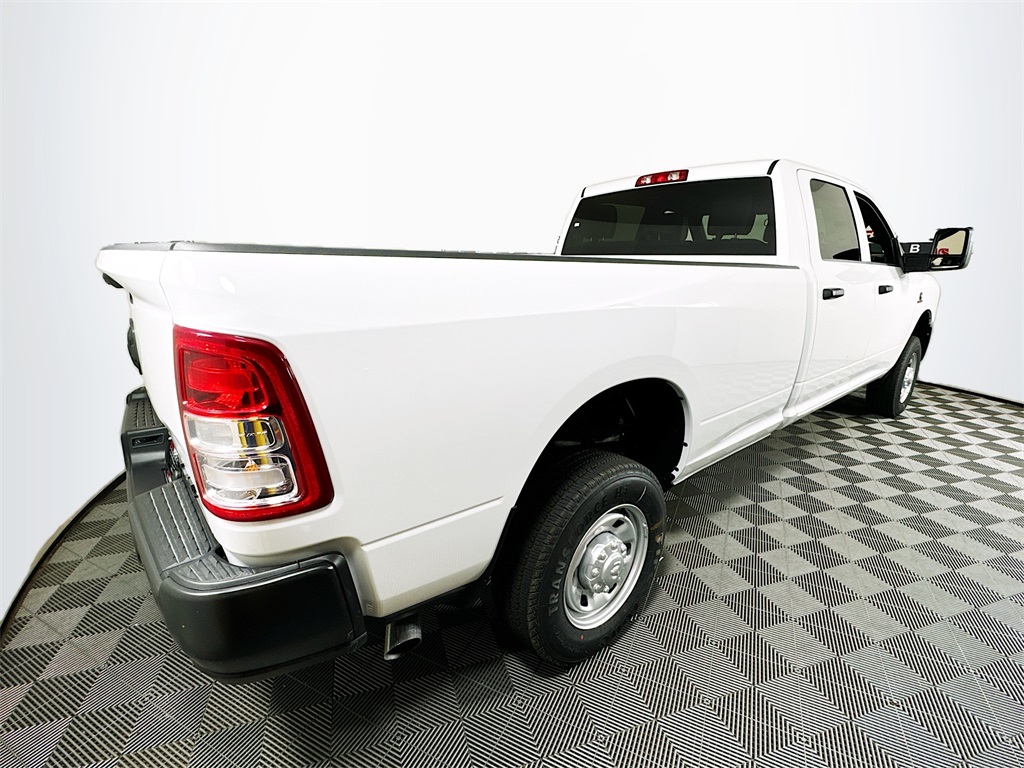 Vehicle image 5 of 32