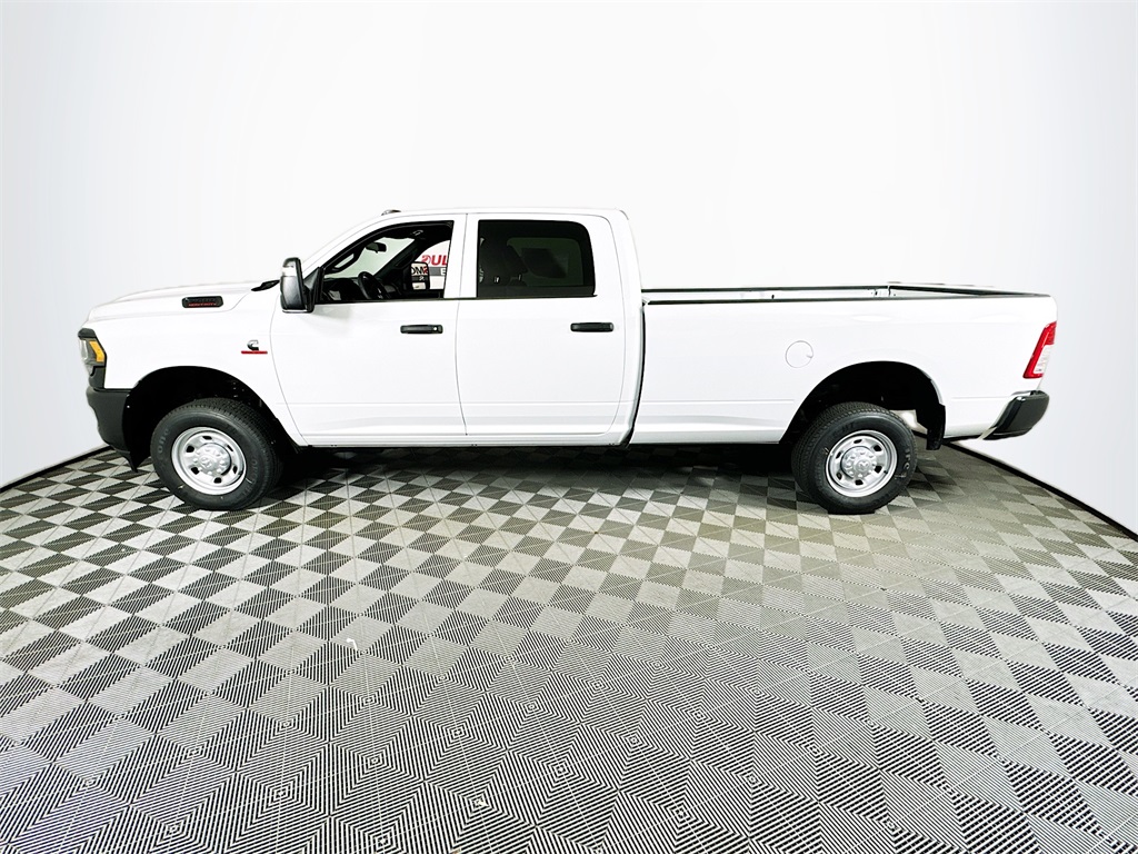 Vehicle image 8 of 32
