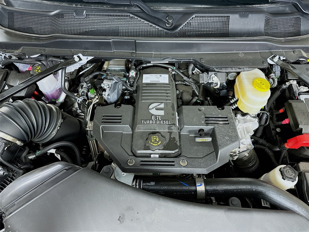 Vehicle image 30 of 32