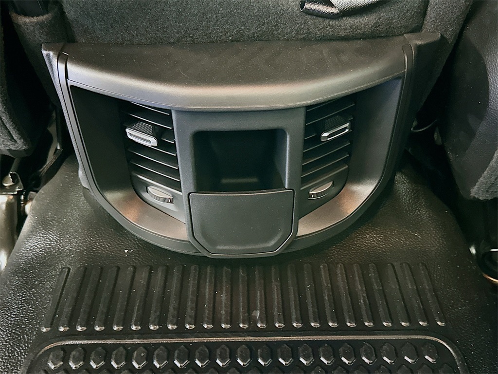 Vehicle image 24 of 32