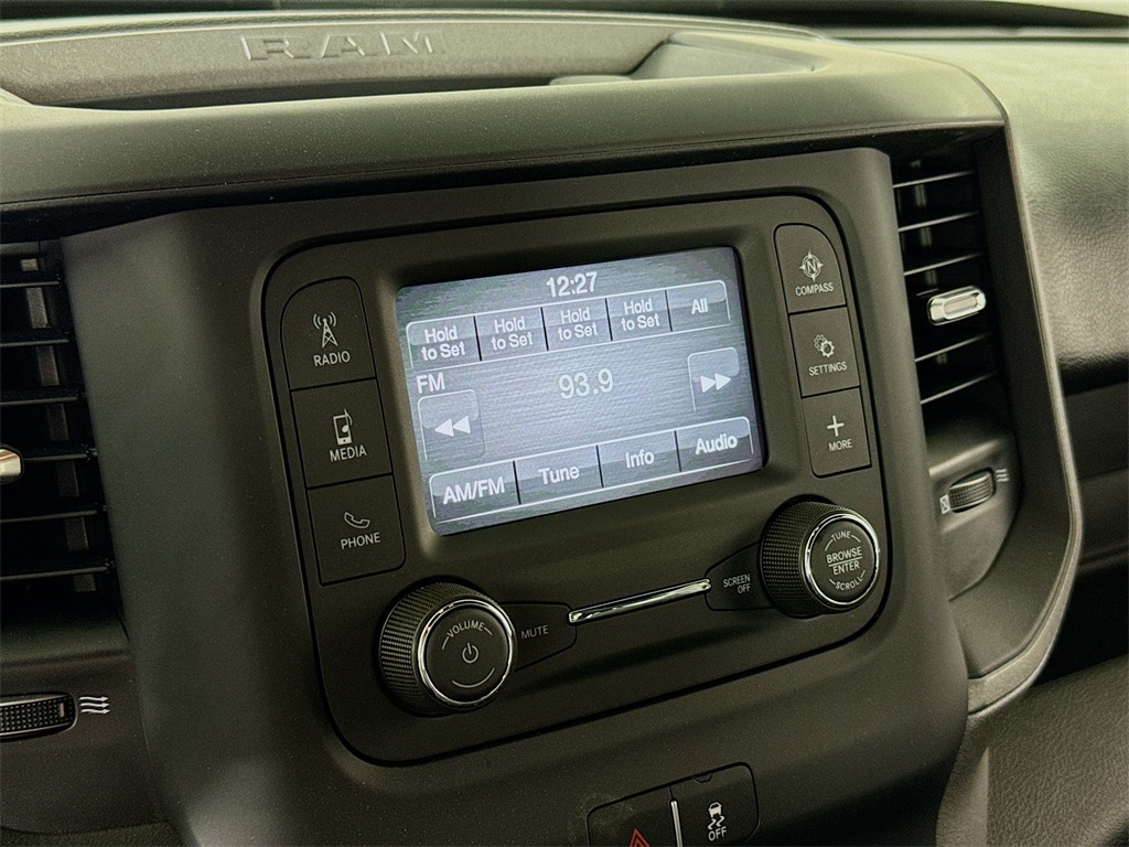 Vehicle image 15 of 32