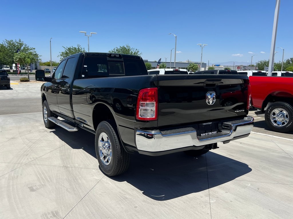 Vehicle image 8 of 24
