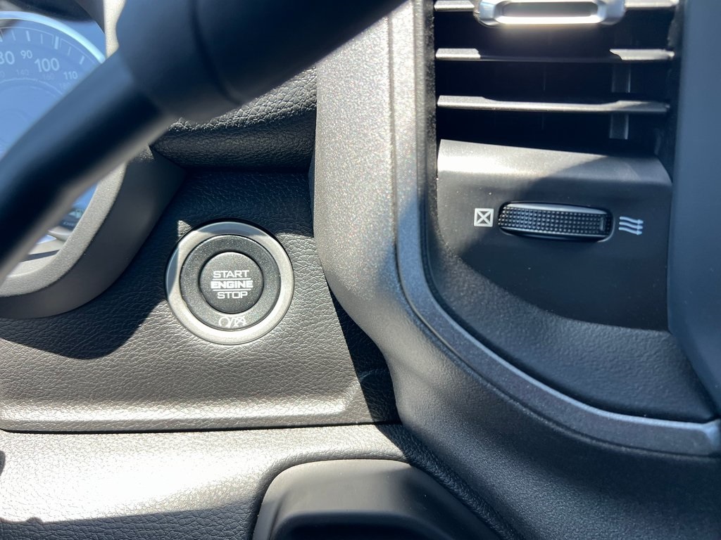 Vehicle image 23 of 24