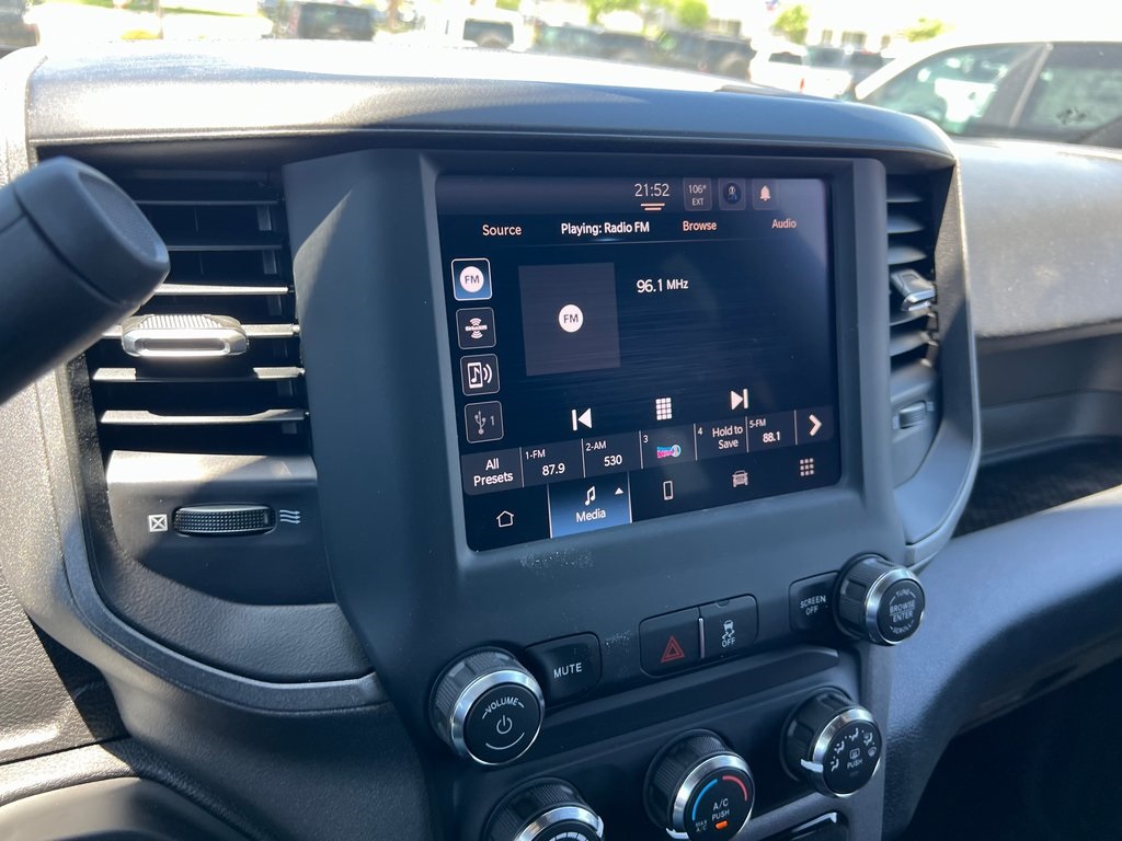 Vehicle image 20 of 24