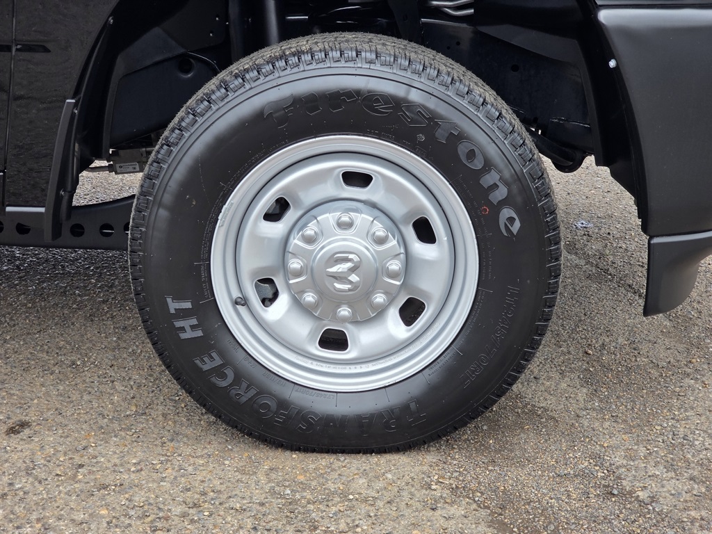 Vehicle image 31 of 35