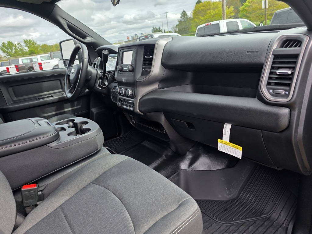 Vehicle image 29 of 35