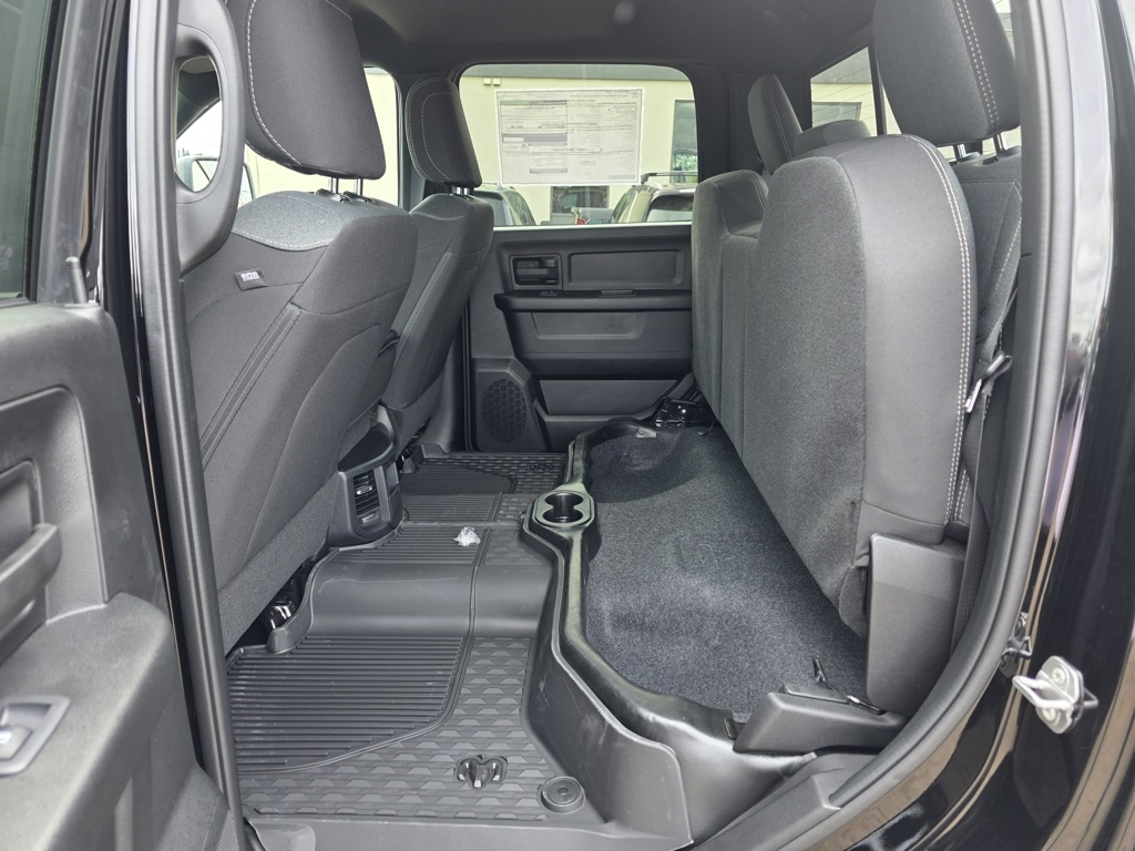 Vehicle image 26 of 35