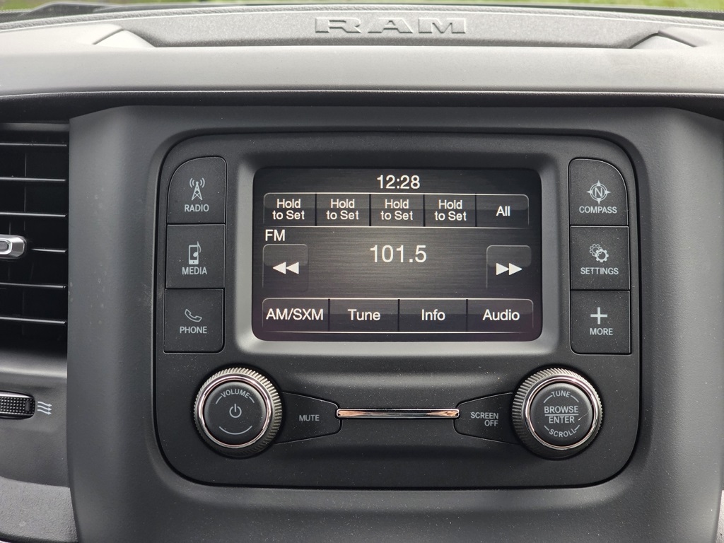 Vehicle image 17 of 35