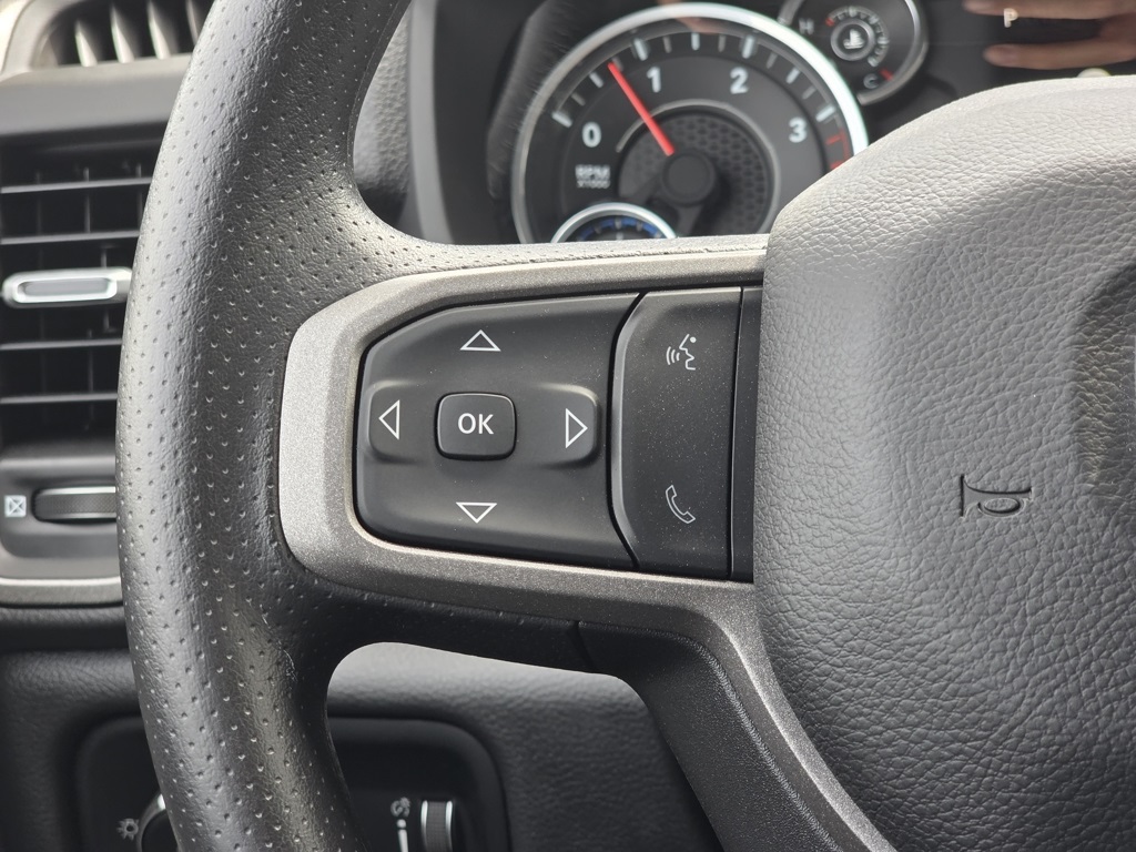 Vehicle image 24 of 35