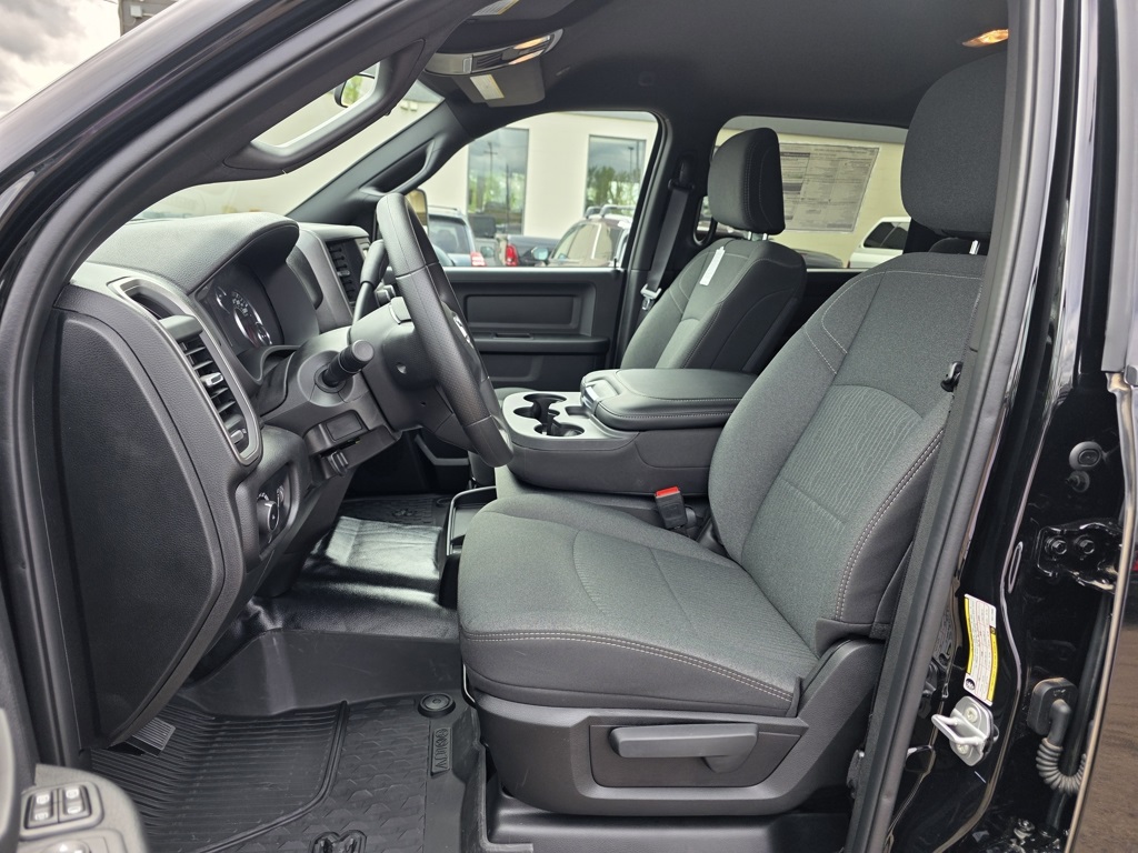 Vehicle image 13 of 35