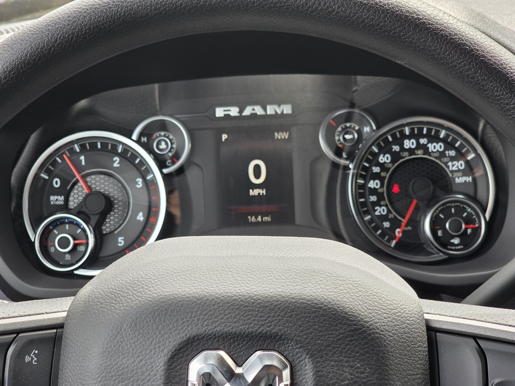 Vehicle image 25 of 35