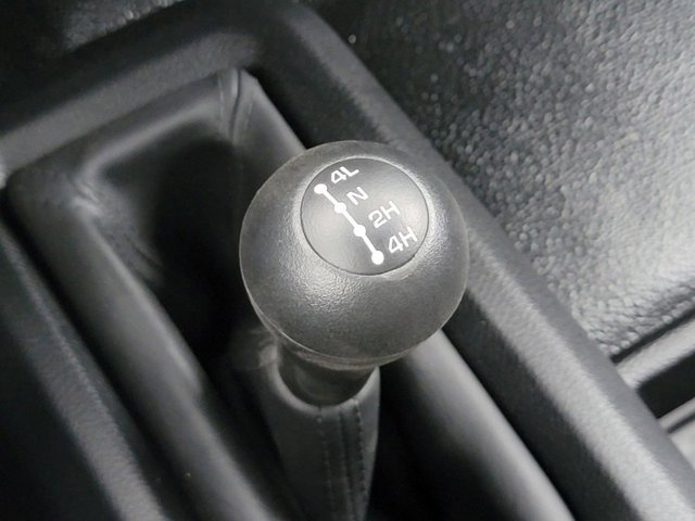 Vehicle image 26 of 32
