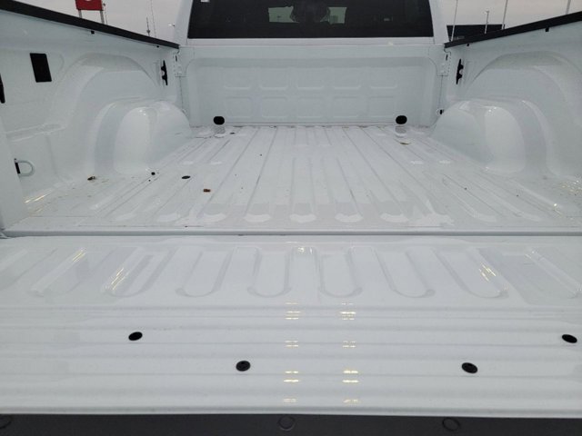Vehicle image 11 of 32
