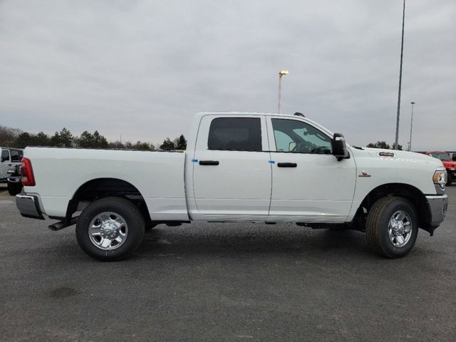 Vehicle image 8 of 32