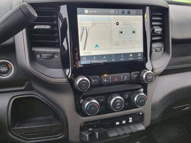 Vehicle image 19 of 32