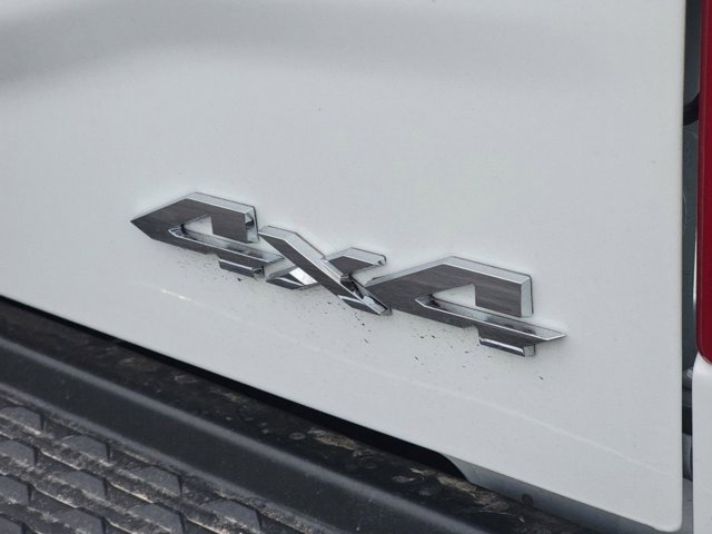 Vehicle image 9 of 32