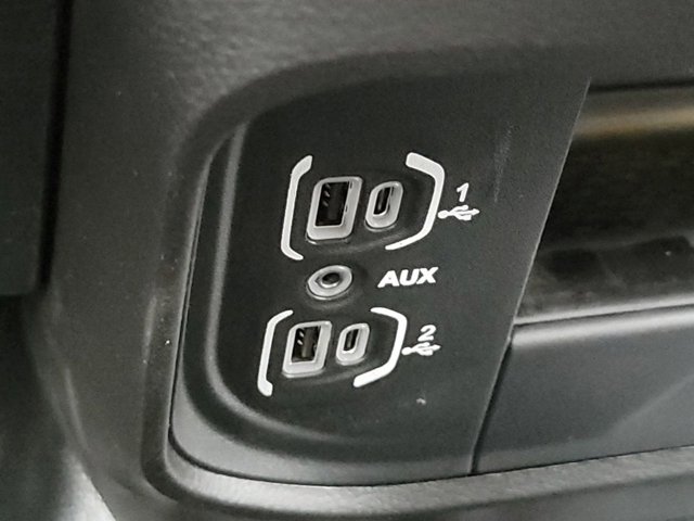 Vehicle image 29 of 32