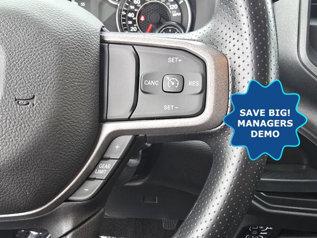 Vehicle image 26 of 31