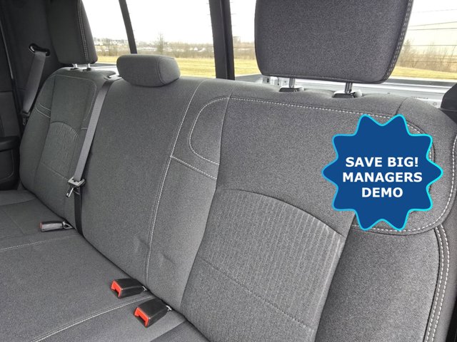 Vehicle image 19 of 31