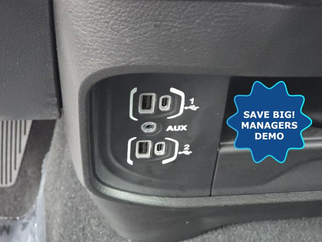 Vehicle image 8 of 31