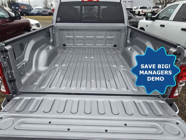 Vehicle image 16 of 31