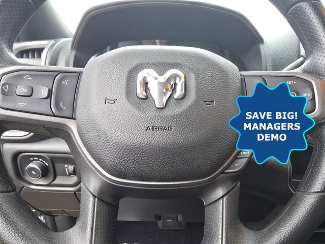 Vehicle image 25 of 31