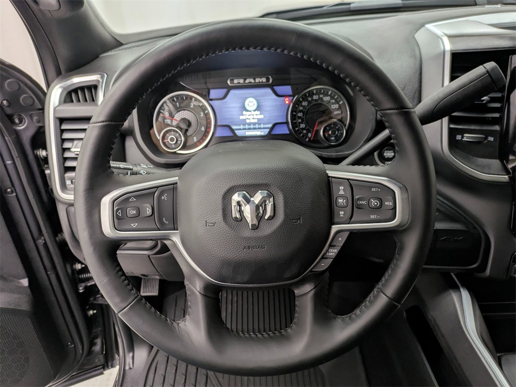 Vehicle image 24 of 40