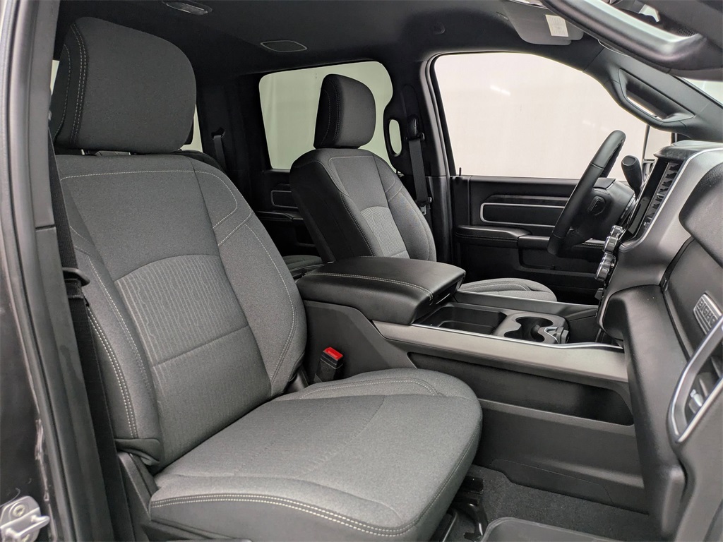 Vehicle image 20 of 40