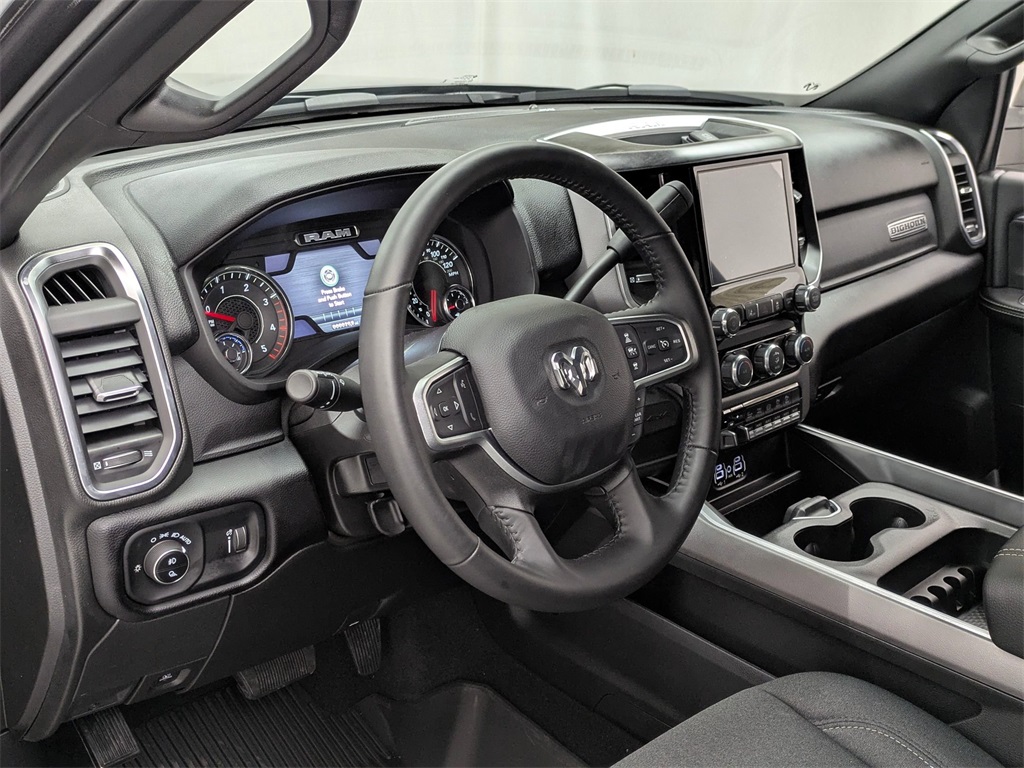 Vehicle image 23 of 40