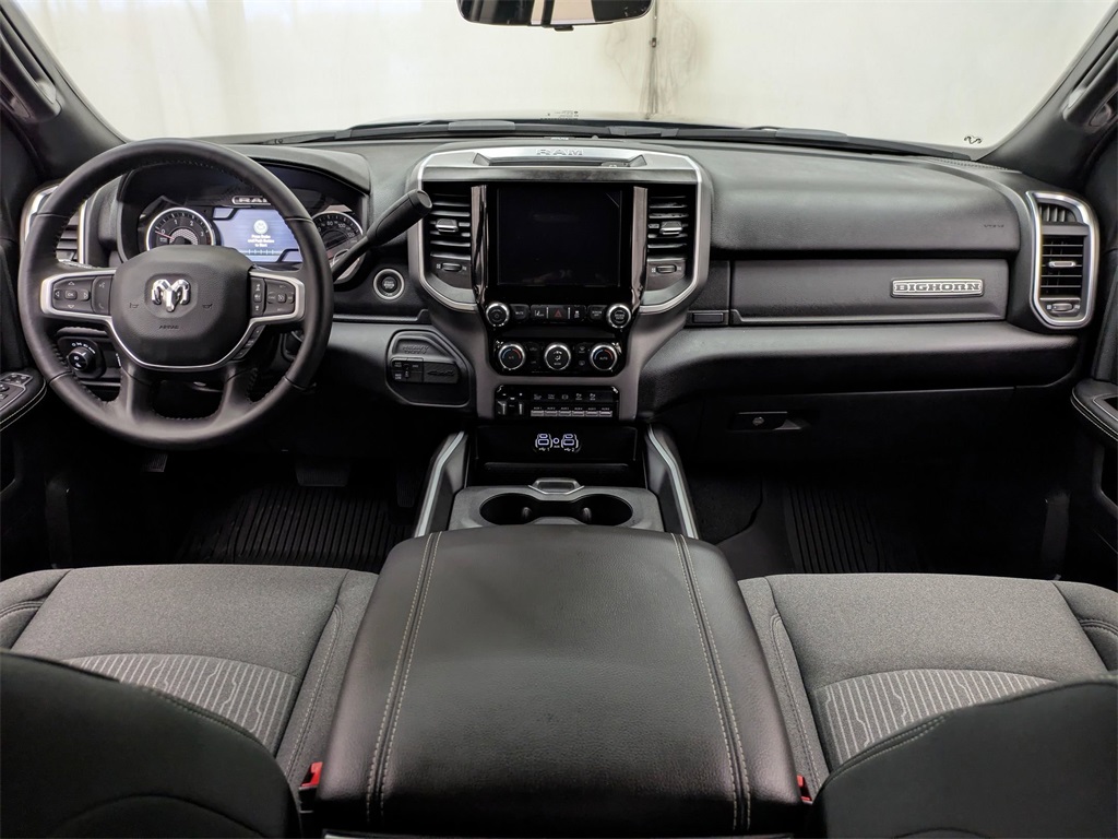 Vehicle image 22 of 40