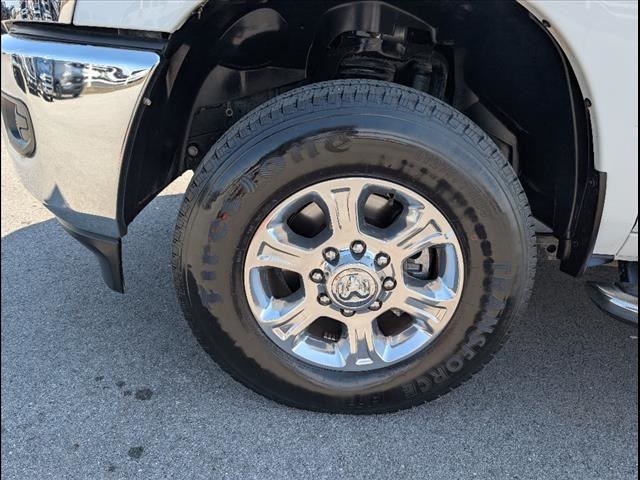 2024 Ram 3500 Big Horn Image 5 of 25