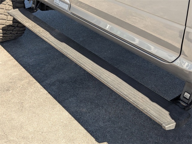 Vehicle image 31 of 43