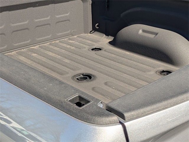 Vehicle image 10 of 43
