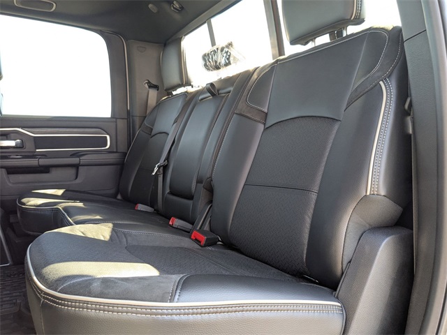 Vehicle image 11 of 43