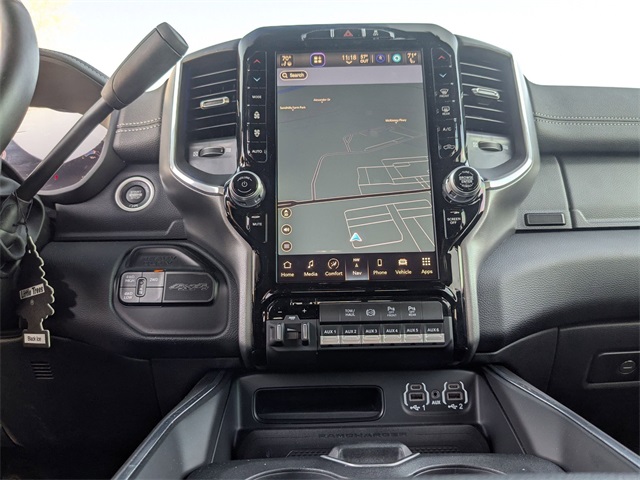 Vehicle image 22 of 43