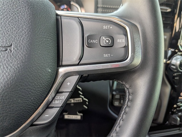 Vehicle image 18 of 43