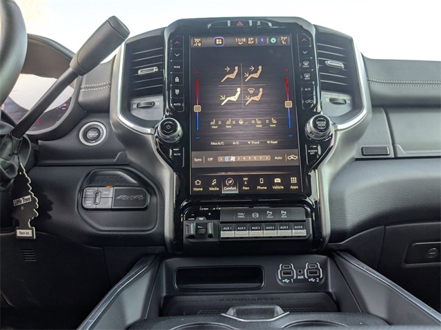 Vehicle image 21 of 43