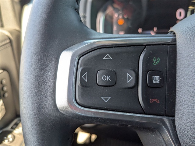 Vehicle image 25 of 43