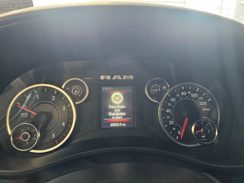 Vehicle image 14 of 25