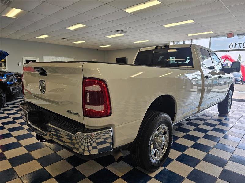 Vehicle image 4 of 25