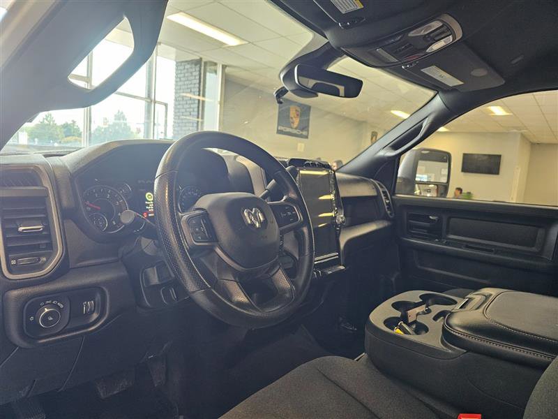Vehicle image 9 of 25